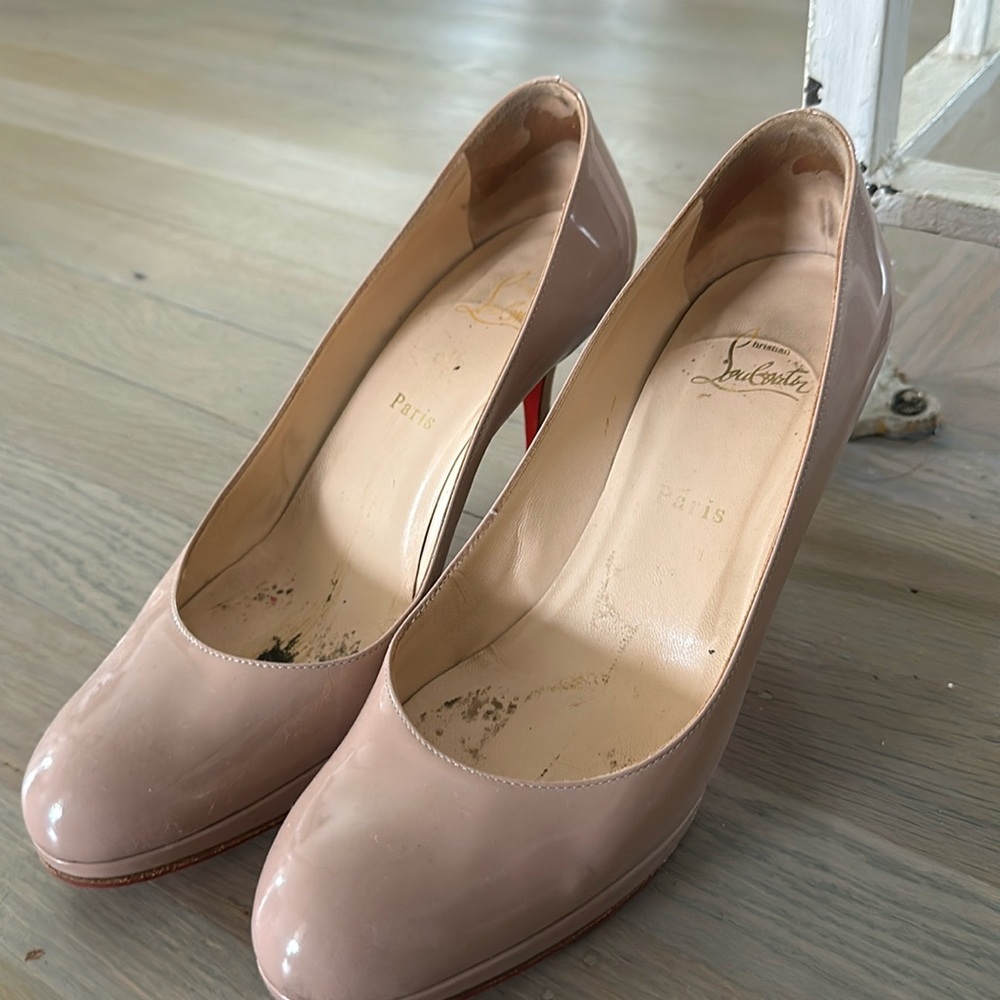 Christina Loboutin Size 40 nude platform heel